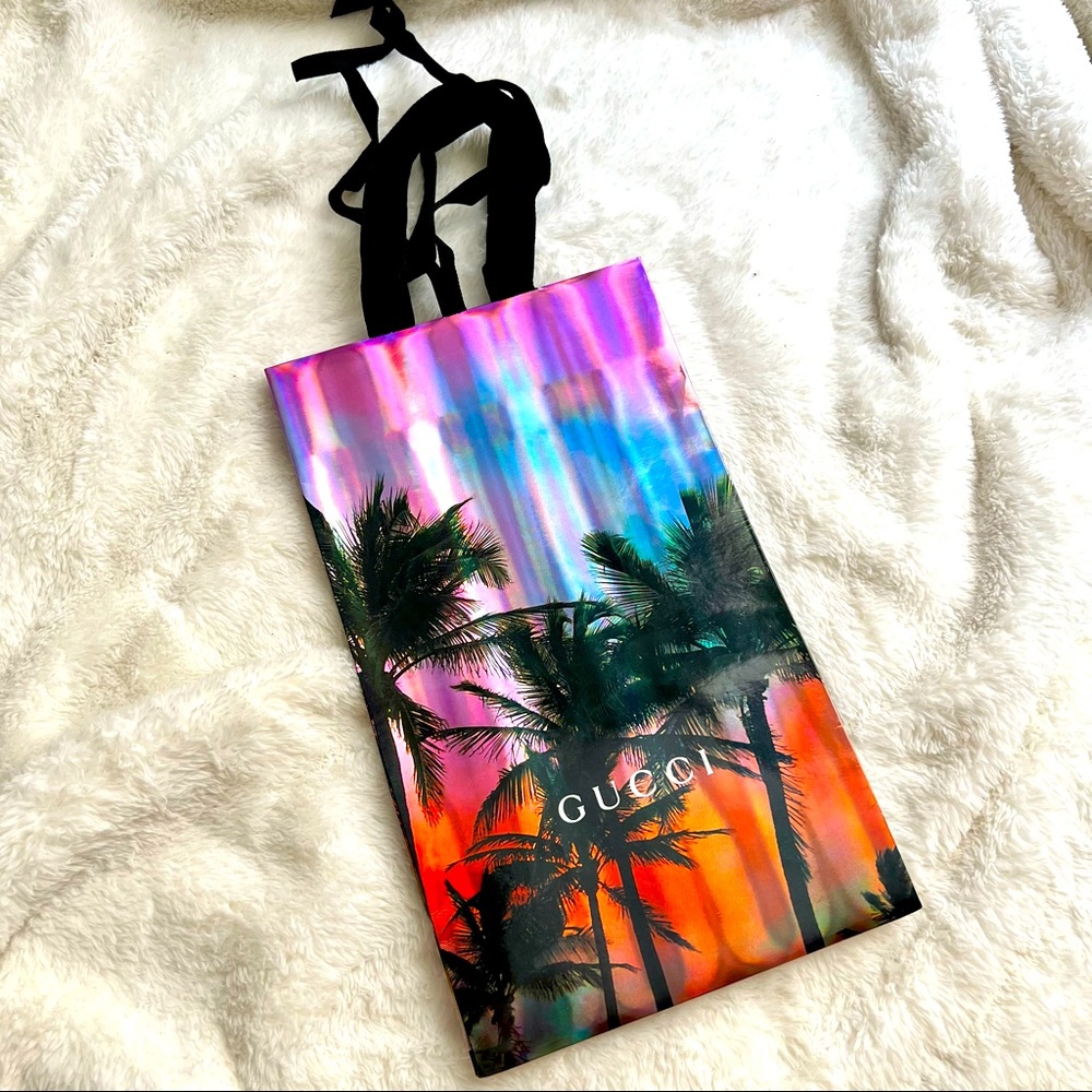 RARE Gucci Limited Edition 2019 Holiday Shopping Bag✨